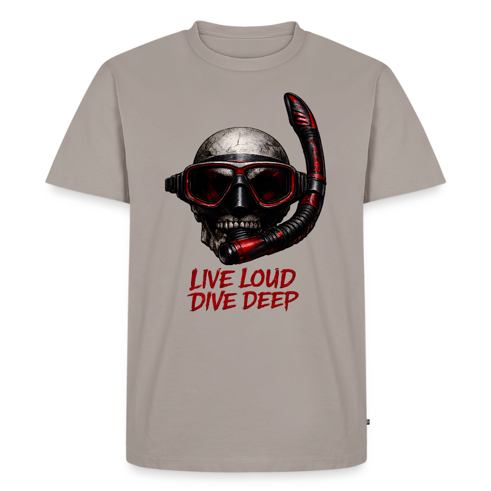 Live Loud Dive Deep – Taucher Totenkopf | Männer Premium T-Shirt - Taupe