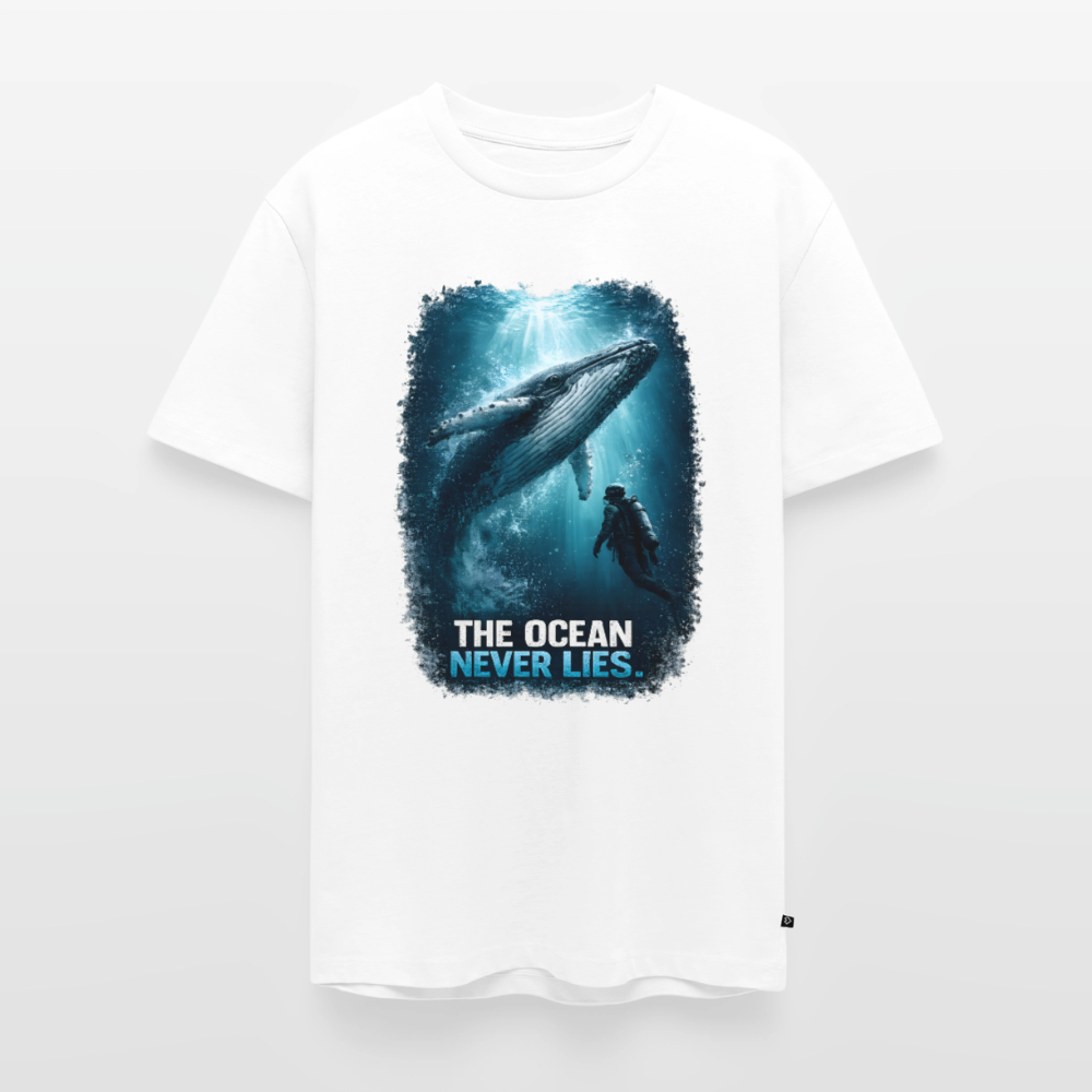 The Ocean Never Lies – Buckelwal mit Taucher | Männer Premium T-Shirt - Weiß