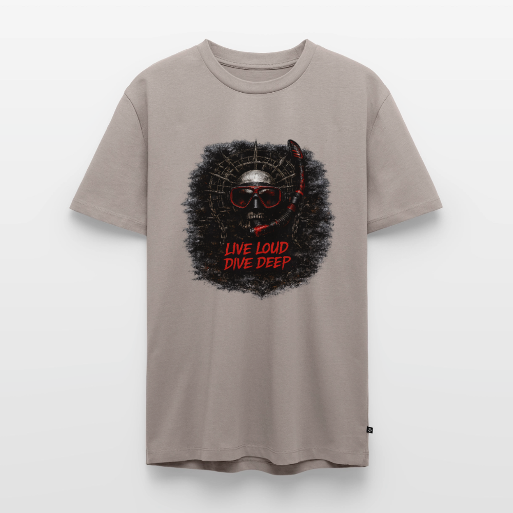 Live Loud Dive Deep – Taucher Totenkopf | Männer Premium T-Shirt - Taupe
